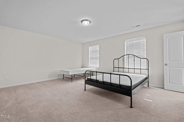 16 Summerwood Lane, Lillington, NC 27546