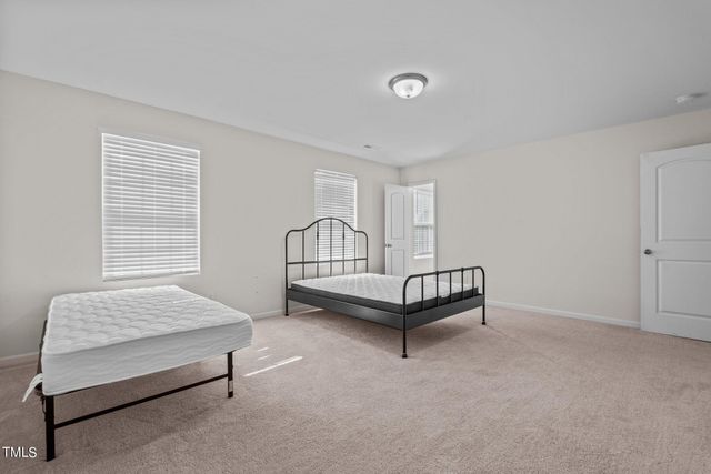 16 Summerwood Lane, Lillington, NC 27546