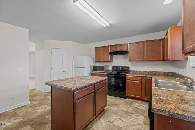 16 Summerwood Lane, Lillington, NC 27546