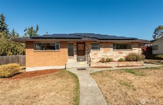 1421 E 2nd St, Port Angeles, WA 98362
