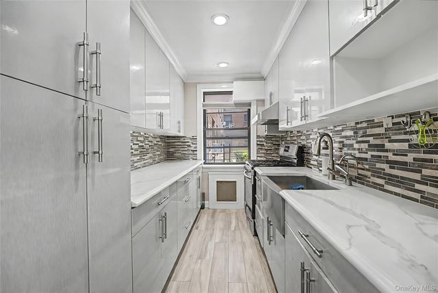 141-09 28th Ave 1A, Flushing, NY 11354