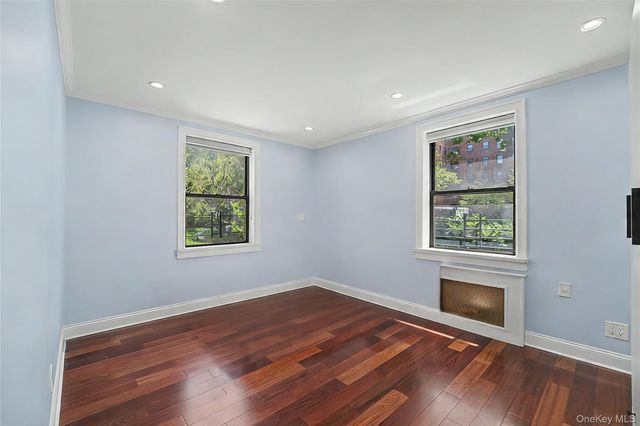 141-09 28th Ave 1A, Flushing, NY 11354