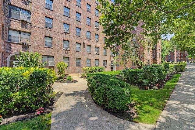 141-09 28th Ave 1A, Flushing, NY 11354