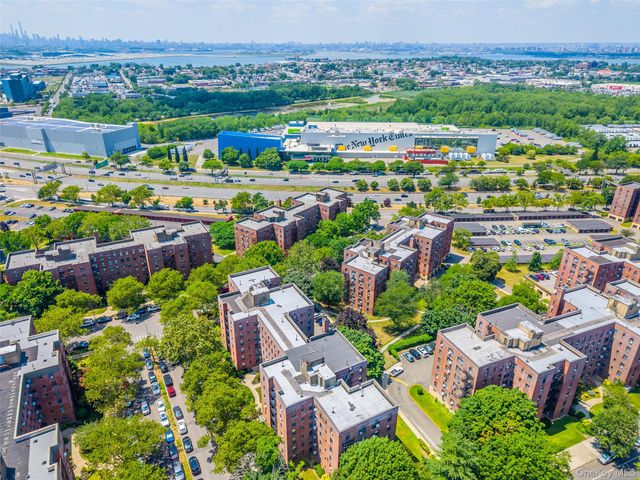 141-09 28th Ave 1A, Flushing, NY 11354