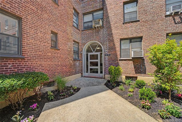 141-09 28th Ave 1A, Flushing, NY 11354