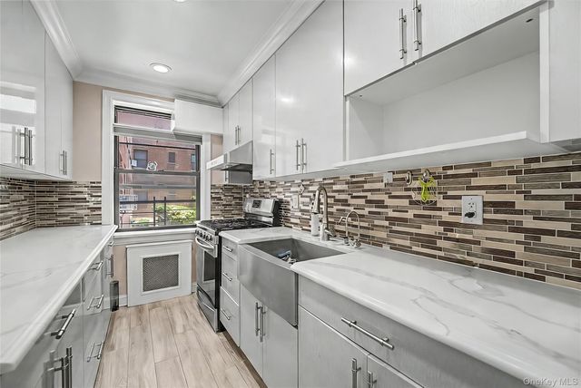141-09 28th Ave 1A, Flushing, NY 11354