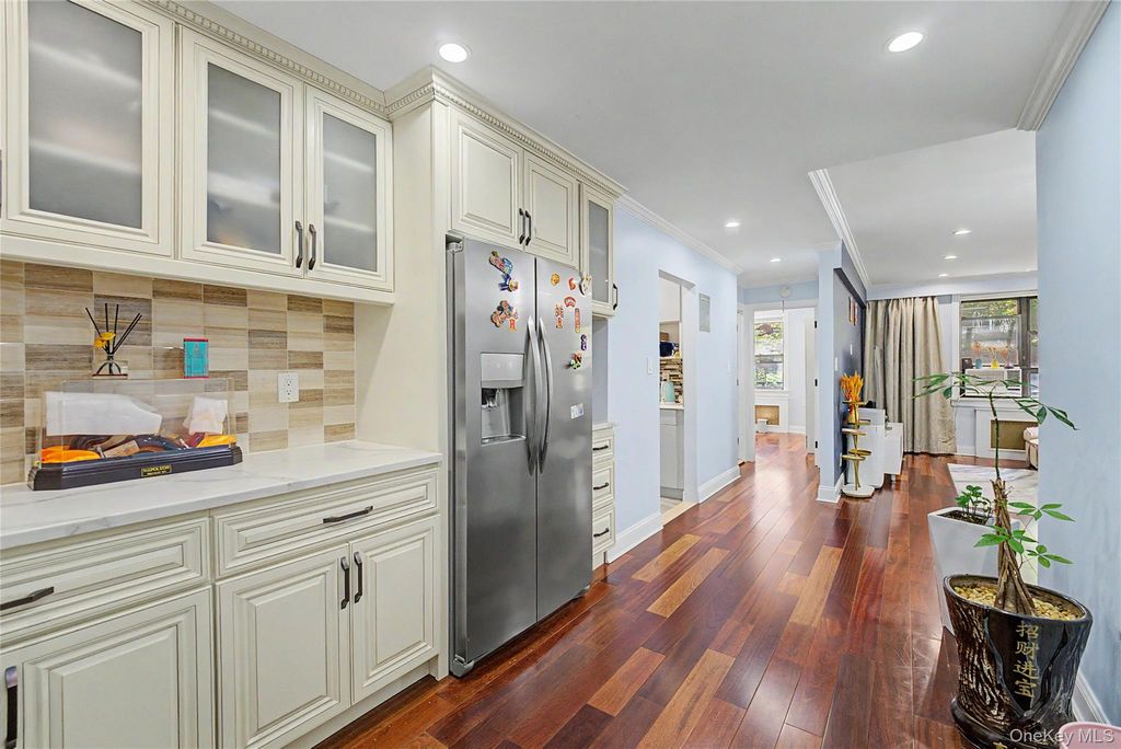 141-09 28th Ave 1A, Flushing, NY 11354