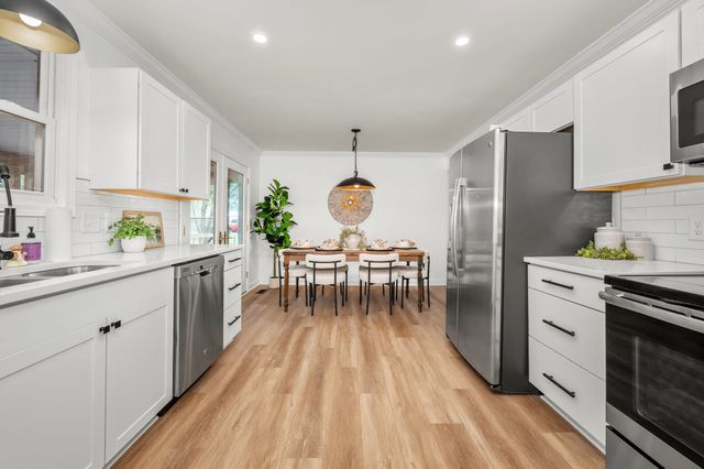 112 Fox Ridge Dr, Murfreesboro, TN 37128