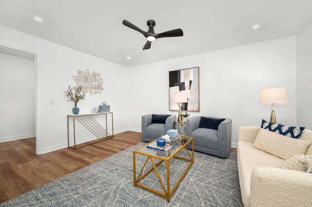 112 Fox Ridge Dr, Murfreesboro, TN 37128