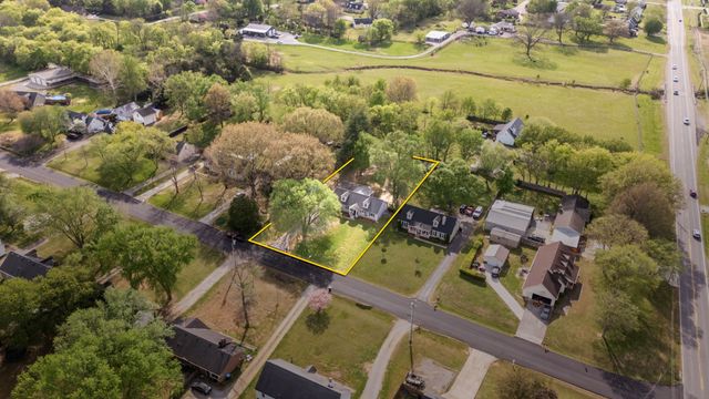 112 Fox Ridge Dr, Murfreesboro, TN 37128