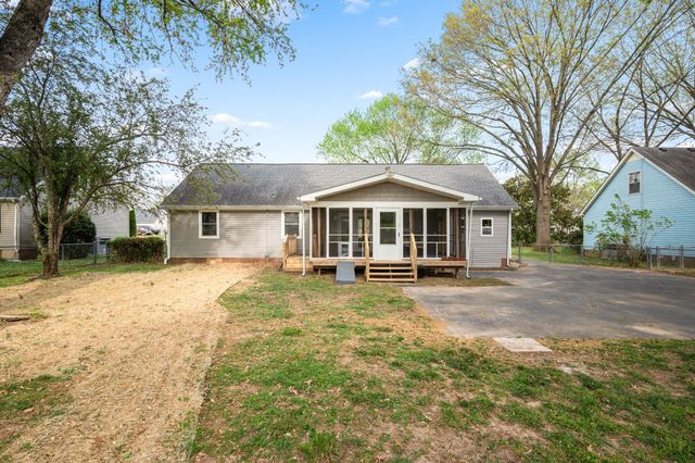 112 Fox Ridge Dr, Murfreesboro, TN 37128