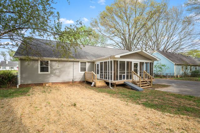 112 Fox Ridge Dr, Murfreesboro, TN 37128