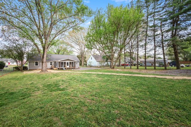 112 Fox Ridge Dr, Murfreesboro, TN 37128