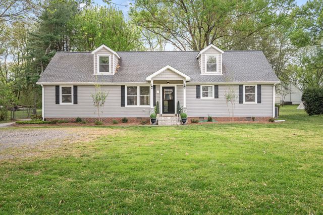 112 Fox Ridge Dr, Murfreesboro, TN 37128