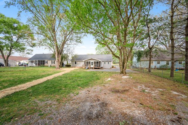 112 Fox Ridge Dr, Murfreesboro, TN 37128