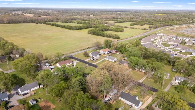 112 Fox Ridge Dr, Murfreesboro, TN 37128