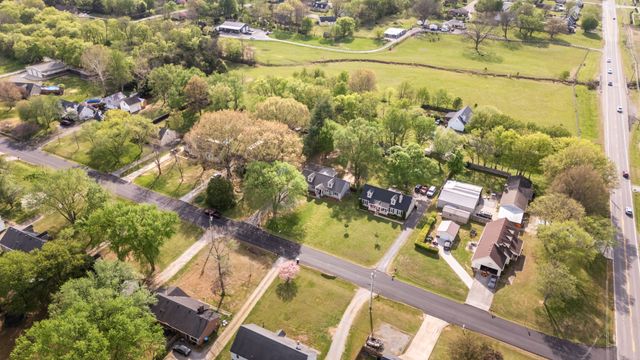 112 Fox Ridge Dr, Murfreesboro, TN 37128