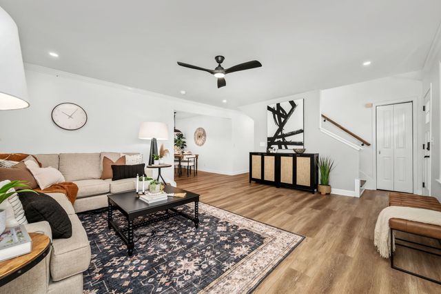 112 Fox Ridge Dr, Murfreesboro, TN 37128