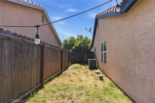 7517 Eucalyptus Drive, Highland, CA 92346