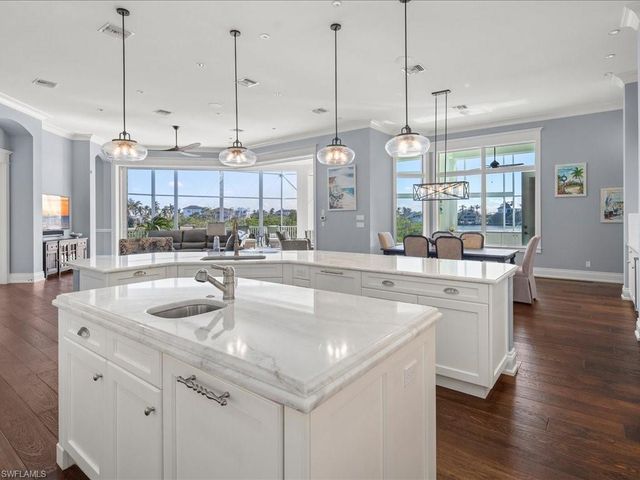 5801 Cape Hickory CT, Bonita Springs, FL 34134