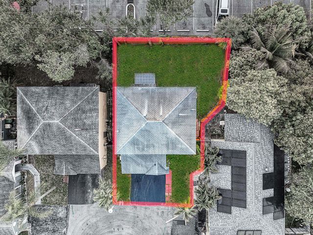 5789 Woodland Point Drive, Tamarac, FL 33319