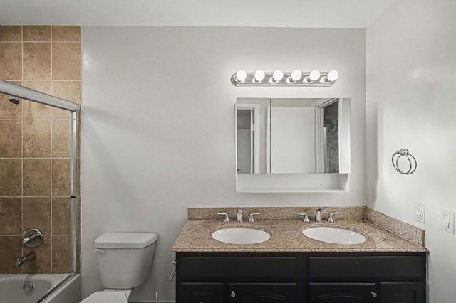 5789 Woodland Point Drive, Tamarac, FL 33319