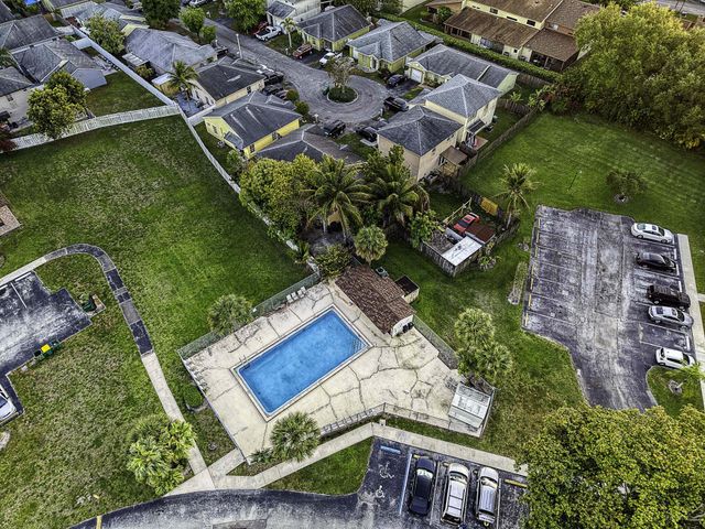 5789 Woodland Point Drive, Tamarac, FL 33319