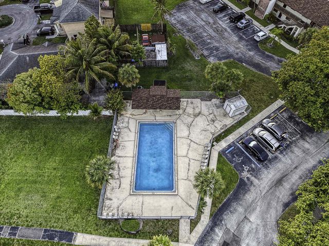 5789 Woodland Point Drive, Tamarac, FL 33319