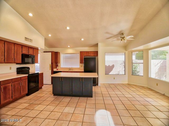 1217 E SANDCASTLE Court, Gilbert, AZ 85234