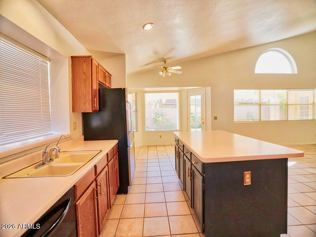 1217 E SANDCASTLE Court, Gilbert, AZ 85234