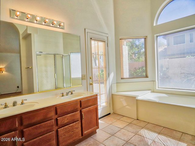 1217 E SANDCASTLE Court, Gilbert, AZ 85234