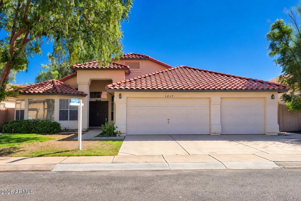 1217 E SANDCASTLE Court, Gilbert, AZ 85234 — photo 2