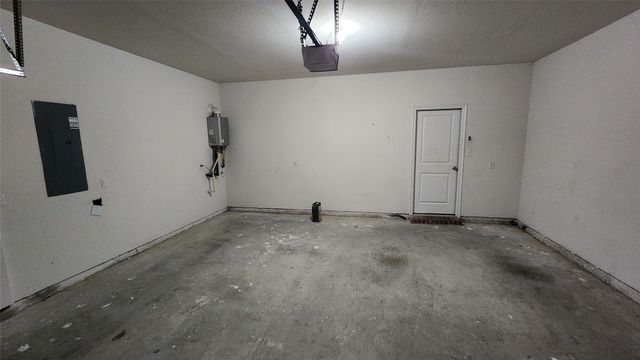 3904 Oak Creek Circle, Denison, TX 75020