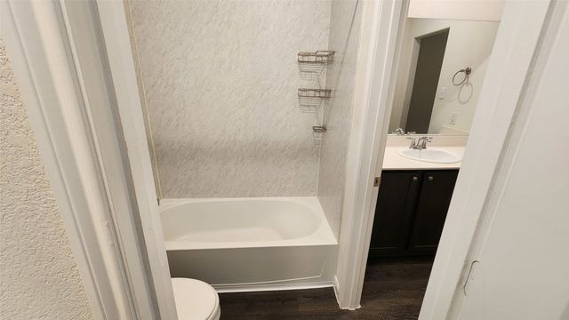 3904 Oak Creek Circle, Denison, TX 75020