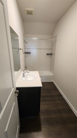 3904 Oak Creek Circle, Denison, TX 75020