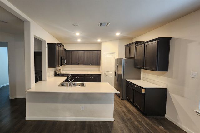 3904 Oak Creek Circle, Denison, TX 75020