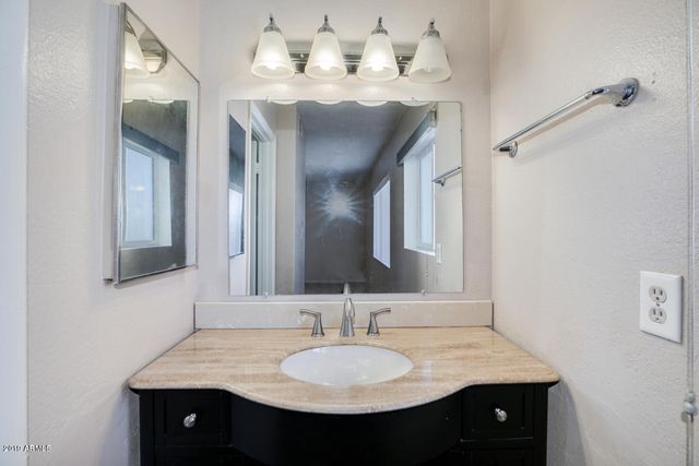 10640 N 66th Avenue, Glendale, AZ 85304