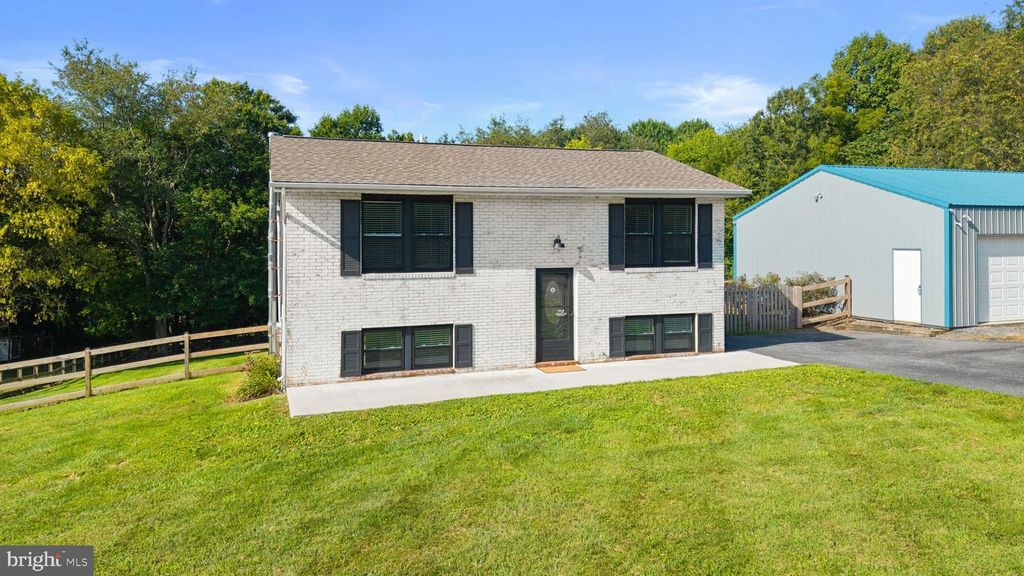 839 CHANTER DR, Westminster, MD 21157