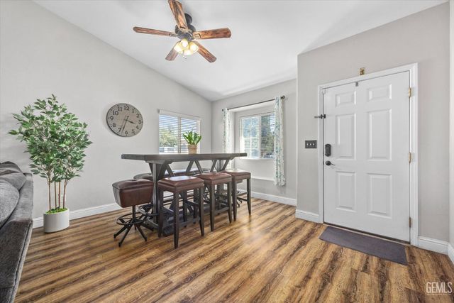 11904 Darlington Avenue, Bakersfield, CA 93312