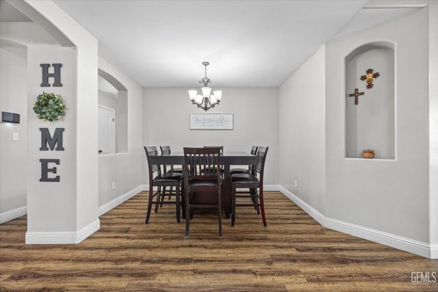 11904 Darlington Avenue, Bakersfield, CA 93312