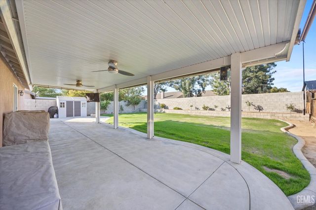 11904 Darlington Avenue, Bakersfield, CA 93312