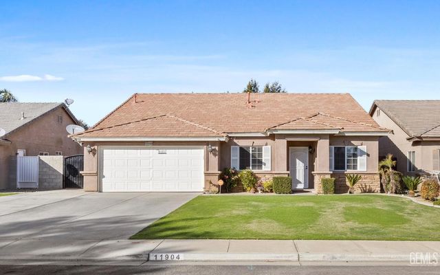 11904 Darlington Avenue, Bakersfield, CA 93312