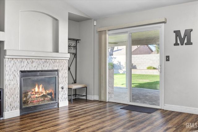 11904 Darlington Avenue, Bakersfield, CA 93312