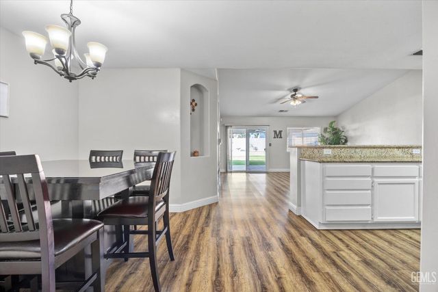 11904 Darlington Avenue, Bakersfield, CA 93312