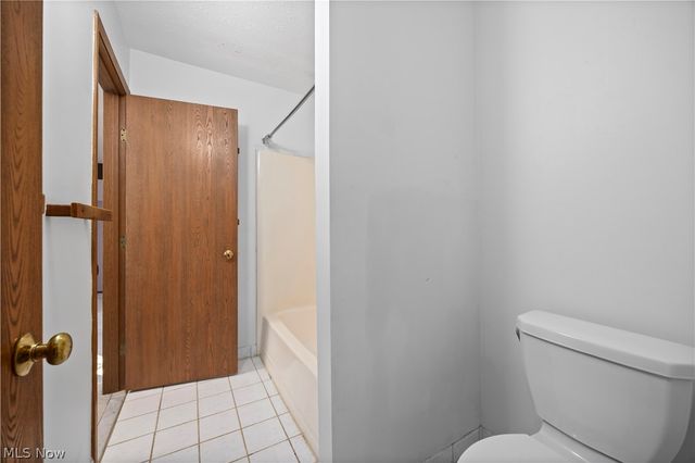 30017 Center Ridge Road F, Westlake, OH 44145