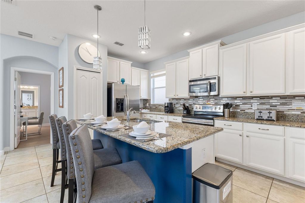 Image 18 of property listing at 9006 MAJESTY PALM ROAD, Kissimmee, FL 34747