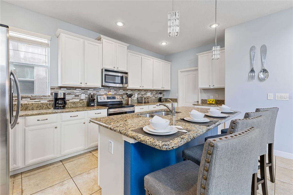 Image 21 of property listing at 9006 MAJESTY PALM ROAD, Kissimmee, FL 34747