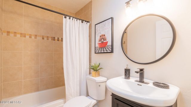 8338 E Placita Prado, Tucson, AZ 85710