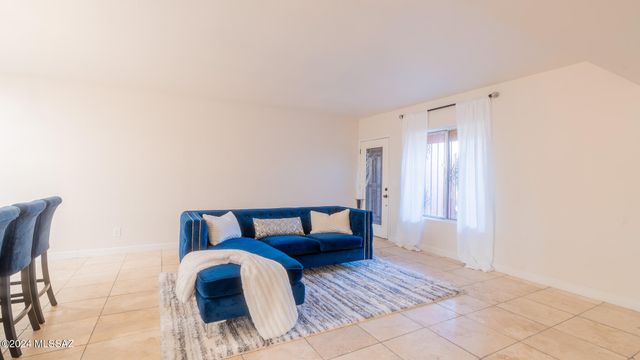 8338 E Placita Prado, Tucson, AZ 85710