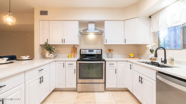 8338 E Placita Prado, Tucson, AZ 85710